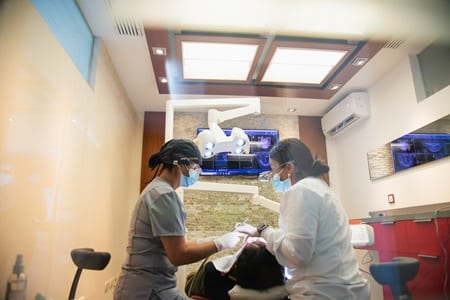 cirugia dental peru