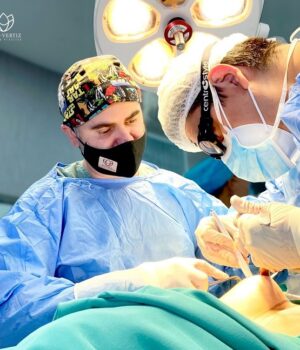 Breast implant removal mastopexy